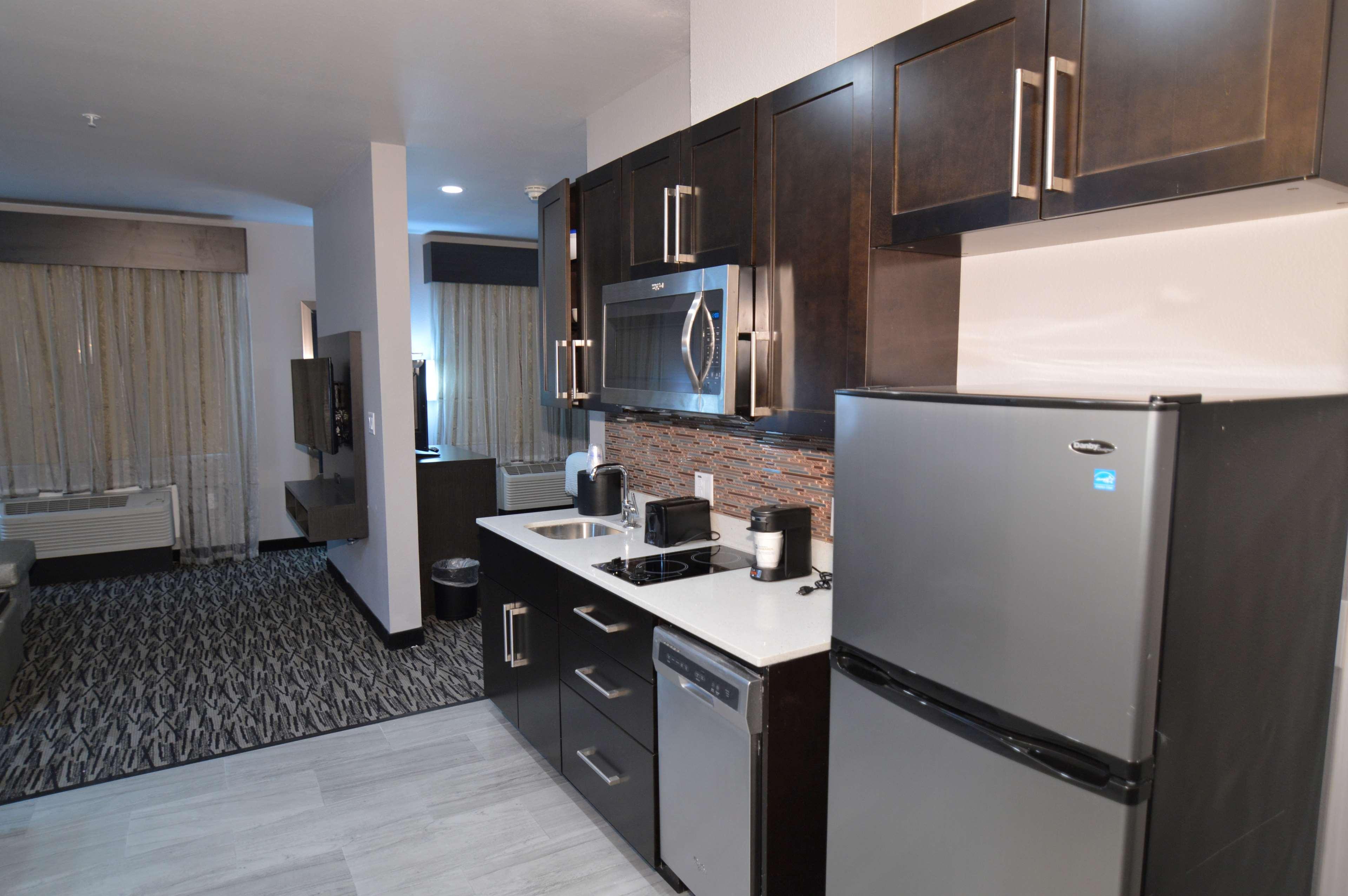 Western Executive Residency Hotel