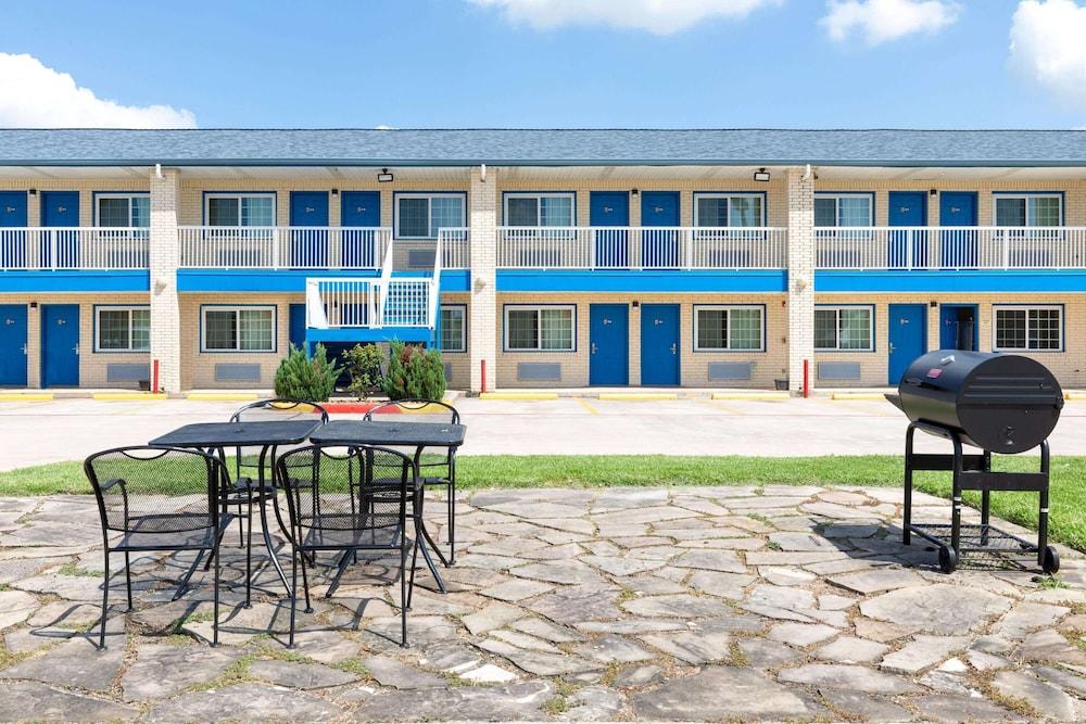 Western Executive Residency Hotel