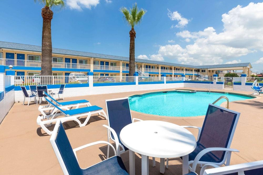 Hotel Western Executive Residency Baytown