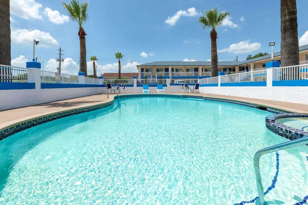 Best Western Plus Executive Residency Hotel 3*